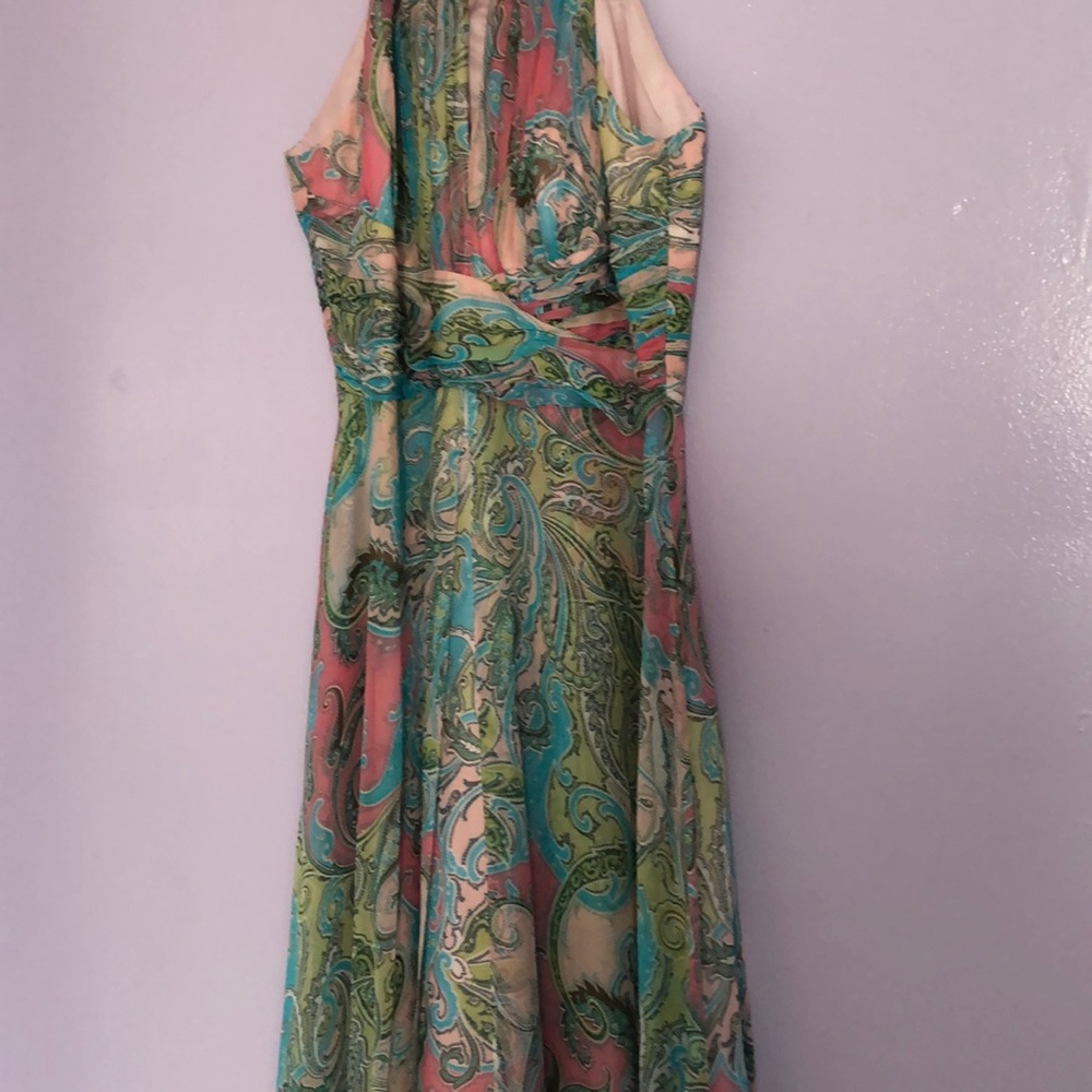 Beautiful pattern gown - Picture 3 of 4